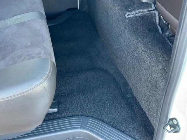 ハイエースバン スーパーＧＬ　５０ＴＨ　アニバーサリーリミテッド　ガソリンモデル　寒冷地仕様　リヤフォグランプ　ＴＲＤフルエアロ　パワースライドドア　フローティングナビ　ＴＶ　バックカメラ　ＥＴＣ　スマートキー　トヨタセーフティセンス　リヤコーナーセンサー　禁煙車（58枚目）