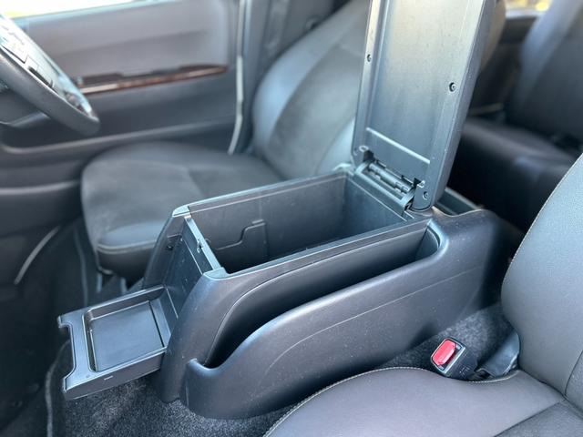 ハイエースバン スーパーＧＬ　５０ＴＨ　アニバーサリーリミテッド　ガソリンモデル　寒冷地仕様　リヤフォグランプ　ＴＲＤフルエアロ　パワースライドドア　フローティングナビ　ＴＶ　バックカメラ　ＥＴＣ　スマートキー　トヨタセーフティセンス　リヤコーナーセンサー　禁煙車（64枚目）