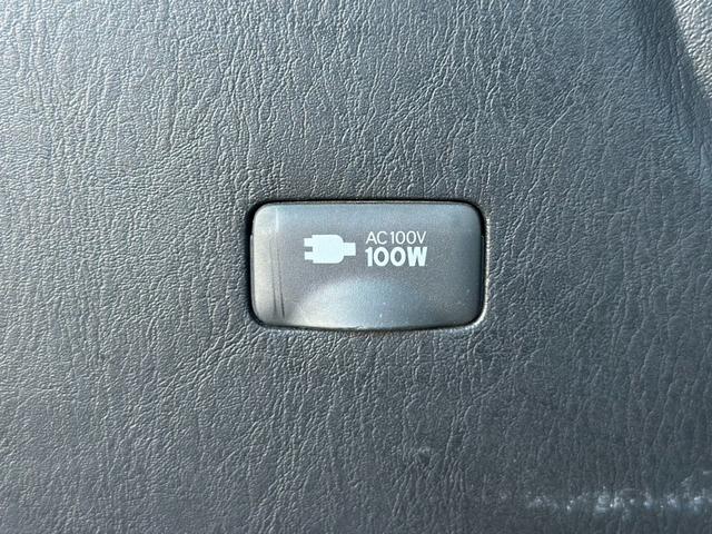 ハイエースバン スーパーＧＬ　５０ＴＨ　アニバーサリーリミテッド　ガソリンモデル　寒冷地仕様　リヤフォグランプ　ＴＲＤフルエアロ　パワースライドドア　フローティングナビ　ＴＶ　バックカメラ　ＥＴＣ　スマートキー　トヨタセーフティセンス　リヤコーナーセンサー　禁煙車（73枚目）