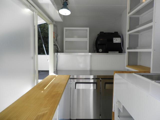 キャリイトラック ＫＣエアコン・パワステ　８ナンバー登録　コールドテーブル冷蔵庫　収納棚　作業テーブル　外部電源　セーフティサポート（2枚目）