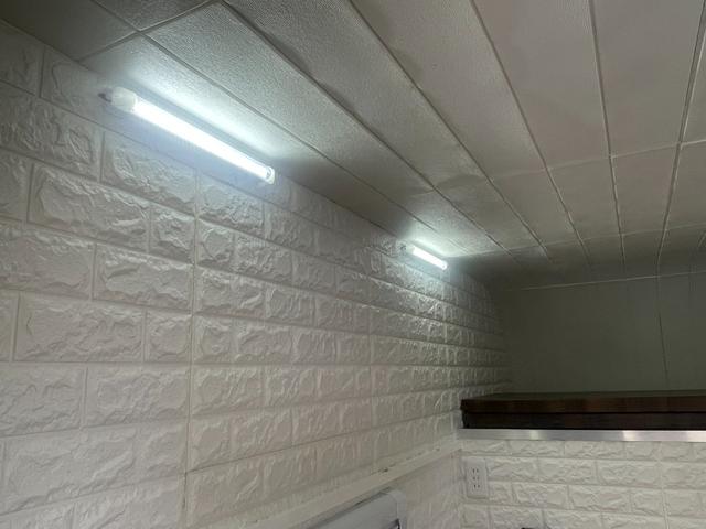 キャリイトラック 　トリパル　キャンピング　走行充電　ソーラーパネル　１００ａｈサブバッテリー　外部電源（11枚目）