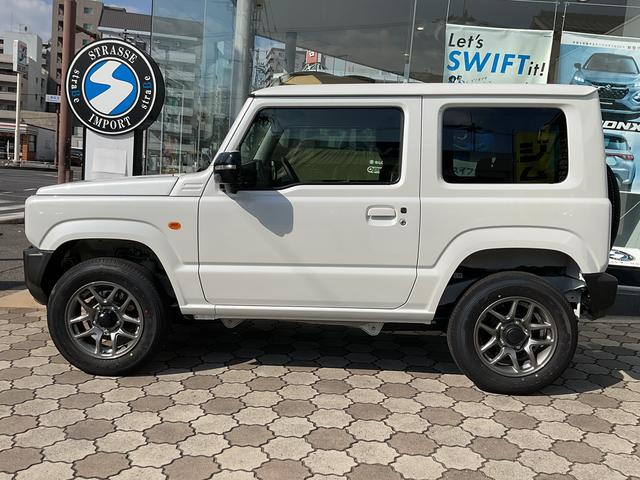 エンジンをフロントタイヤ前端より後方に配置したＦＲレイアウト。