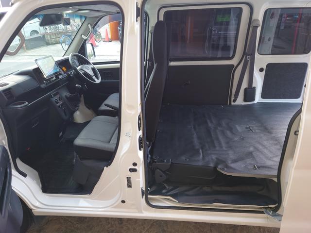 ハイゼットカーゴ スペシャルSAIII 10インチディスプレーオーディオ・Bluetooth・バックカメラ・LEDライト・オートライト・オートハイビーム・アイドリングSTOP・衝突軽減ブレーキ・車線逸脱警報・リヤソナー・キーレス&スペア(5枚目)