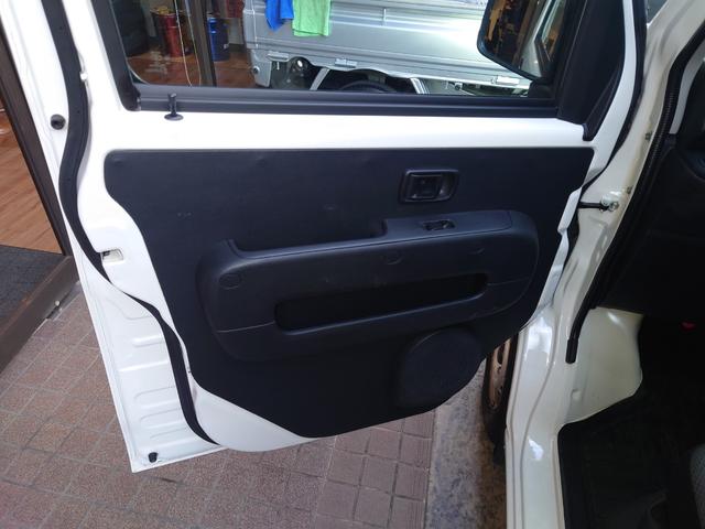 ハイゼットカーゴ スペシャルSAIII 10インチディスプレーオーディオ・Bluetooth・バックカメラ・LEDライト・オートライト・オートハイビーム・アイドリングSTOP・衝突軽減ブレーキ・車線逸脱警報・リヤソナー・キーレス&スペア(18枚目)