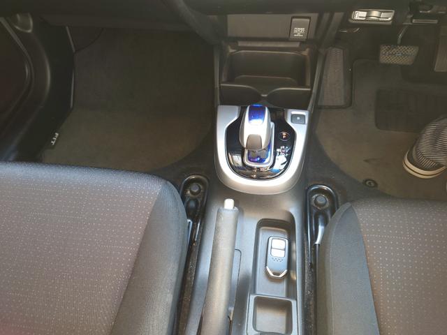 フィットハイブリッド Ｆパッケージ　Ｇａｔｈｅｒｓナビ・（地デジ・ＤＶＤ・ＣＤ・ＳＤ）・バックカメラ・ＥＴＣ・マルチインフォメーションディスプレイ・オートエアコン・スマートキーＸ２・（33枚目）