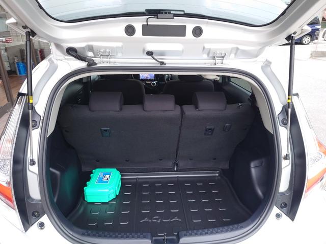 アクア Sスタイルブラック 純正9インチナビ(地デジ・Bluetooth)・バックカメラ・ETC・前後ドラレコ・シートヒーター・前後クリアランスソナー・オートハイビーム・衝突軽減・車線逸脱警報・先行車発進・スマートキーX2(12枚目)