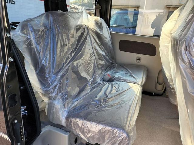 運転席後部座席：目立った汚れ等はございません