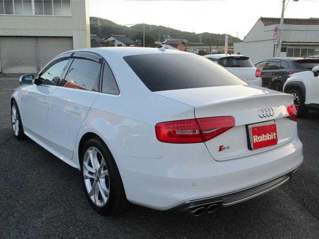 Ｓ４ ベースグレード　３．０クアトロ／４ＷＤ／レザーシート／メーカーナビ／バックカメラ／アウディドライブセレクト／クルコン／シートヒーター／（10枚目）