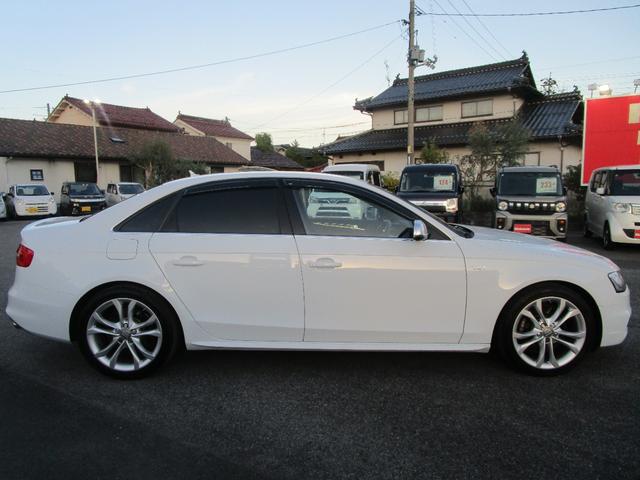 Ｓ４ ベースグレード　３．０クアトロ／４ＷＤ／レザーシート／メーカーナビ／バックカメラ／アウディドライブセレクト／クルコン／シートヒーター／（12枚目）