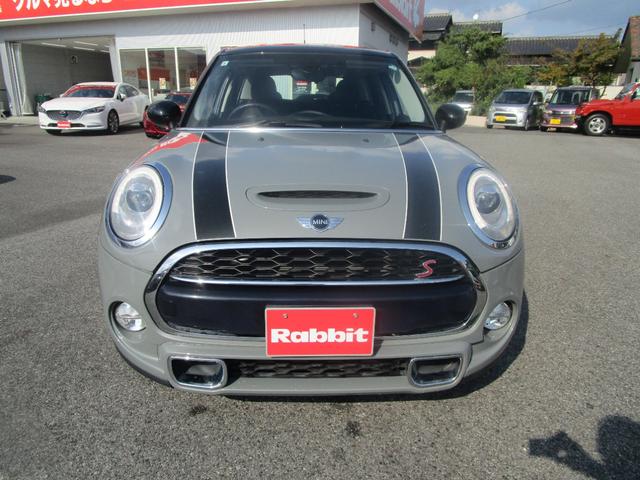 ＭＩＮＩ クーパーＳ　／純正ナビ／エキサイトメントパッケージ／クロムラインエクステリア／パフォーマンスコントロール／スポーツシート／オンボードコンピュータ／（7枚目）