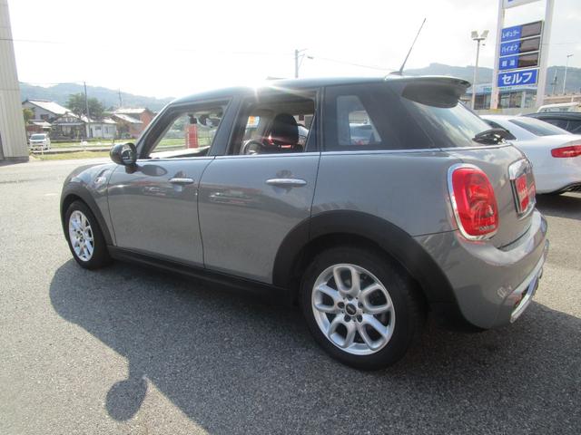 ＭＩＮＩ クーパーＳ　／純正ナビ／エキサイトメントパッケージ／クロムラインエクステリア／パフォーマンスコントロール／スポーツシート／オンボードコンピュータ／（12枚目）