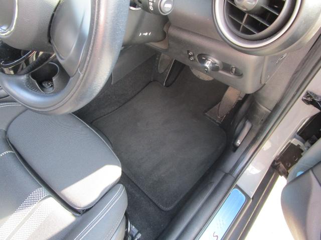 ＭＩＮＩ クーパーＳ　／純正ナビ／エキサイトメントパッケージ／クロムラインエクステリア／パフォーマンスコントロール／スポーツシート／オンボードコンピュータ／（16枚目）