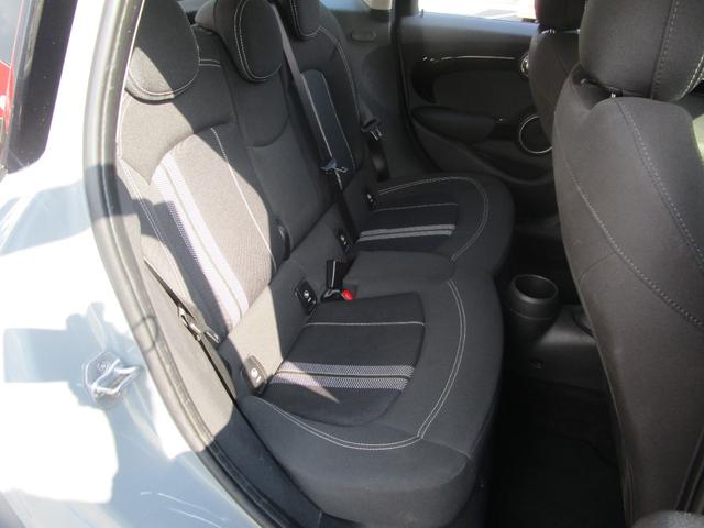 ＭＩＮＩ クーパーＳ　／純正ナビ／エキサイトメントパッケージ／クロムラインエクステリア／パフォーマンスコントロール／スポーツシート／オンボードコンピュータ／（18枚目）