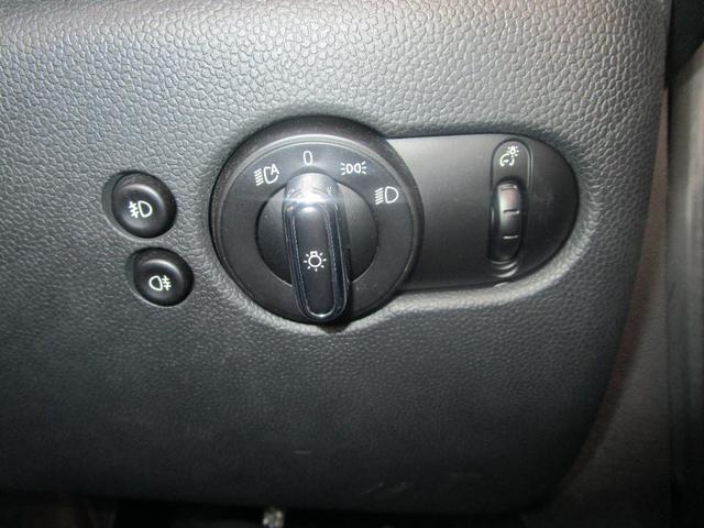 ＭＩＮＩ クーパーＳ　／純正ナビ／エキサイトメントパッケージ／クロムラインエクステリア／パフォーマンスコントロール／スポーツシート／オンボードコンピュータ／（35枚目）