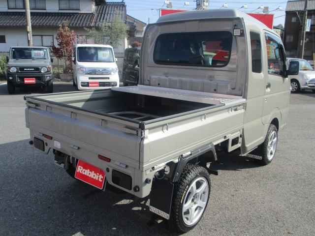 スーパーキャリイ Ｘ　４ＷＤ／リフトアップ／バンパーガード／デフロック／ブレーキサポート／作業灯／リアオーバーフェンダー／キーレス／（7枚目）