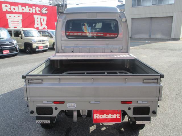 スーパーキャリイ Ｘ　４ＷＤ／リフトアップ／バンパーガード／デフロック／ブレーキサポート／作業灯／リアオーバーフェンダー／キーレス／（8枚目）