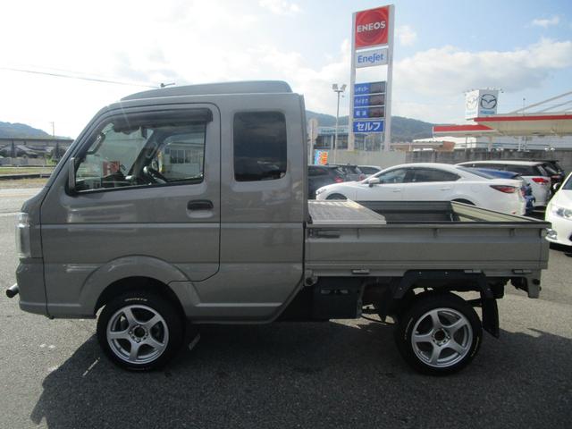 スーパーキャリイ Ｘ　４ＷＤ／リフトアップ／バンパーガード／デフロック／ブレーキサポート／作業灯／リアオーバーフェンダー／キーレス／（10枚目）