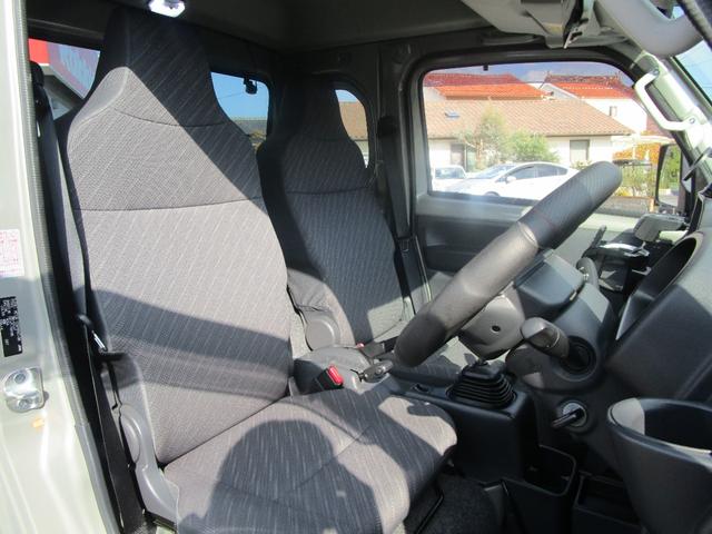 スーパーキャリイ Ｘ　４ＷＤ／リフトアップ／バンパーガード／デフロック／ブレーキサポート／作業灯／リアオーバーフェンダー／キーレス／（15枚目）