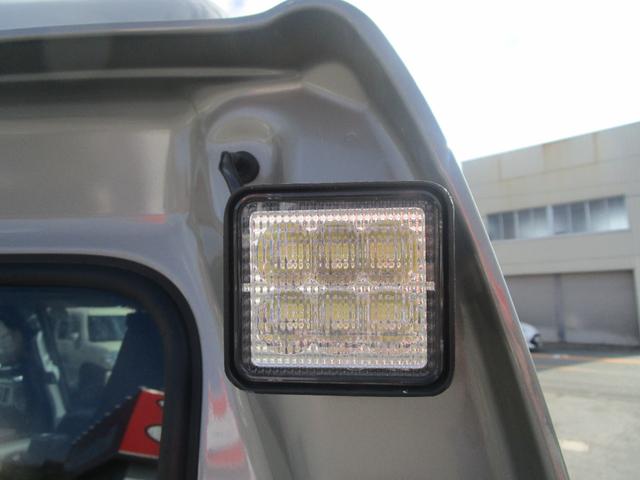 スーパーキャリイ Ｘ　４ＷＤ／リフトアップ／バンパーガード／デフロック／ブレーキサポート／作業灯／リアオーバーフェンダー／キーレス／（38枚目）