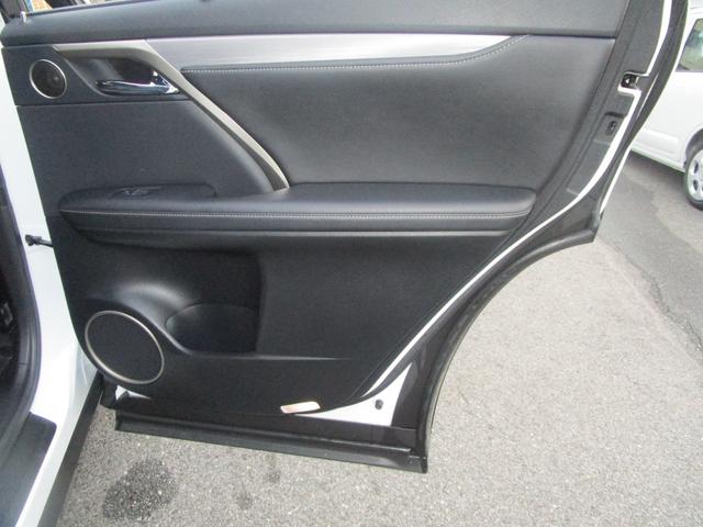 ＲＸ ＲＸ２００ｔ　Ｆスポーツ　／メーカーナビ／フルセグＴＶ／パノラミックビューモニター／ブレーキサポート／ＢＳＭ／ＲＣＴＡ／ＨＵＤ／ステアリングヒーター／サンルーフ／（20枚目）