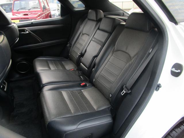 ＲＸ ＲＸ２００ｔ　Ｆスポーツ　／メーカーナビ／フルセグＴＶ／パノラミックビューモニター／ブレーキサポート／ＢＳＭ／ＲＣＴＡ／ＨＵＤ／ステアリングヒーター／サンルーフ／（22枚目）