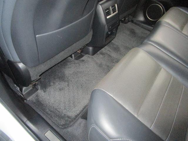 ＲＸ ＲＸ２００ｔ　Ｆスポーツ　／メーカーナビ／フルセグＴＶ／パノラミックビューモニター／ブレーキサポート／ＢＳＭ／ＲＣＴＡ／ＨＵＤ／ステアリングヒーター／サンルーフ／（23枚目）