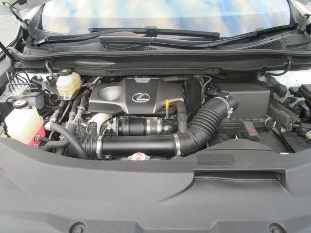 ＲＸ ＲＸ２００ｔ　Ｆスポーツ　／メーカーナビ／フルセグＴＶ／パノラミックビューモニター／ブレーキサポート／ＢＳＭ／ＲＣＴＡ／ＨＵＤ／ステアリングヒーター／サンルーフ／（46枚目）