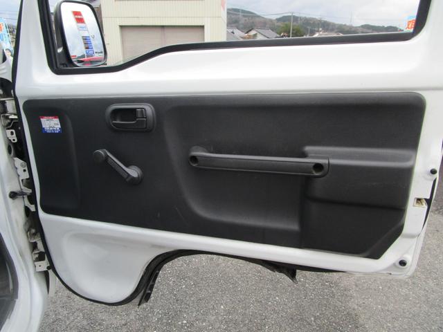 アクティトラック ＳＤＸ　／４ＷＤ／ケンウッドＣＤデッキ／エアコン／パワステ／走行２．８万キロ／（18枚目）