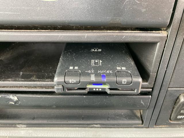 　積載車　２台積み　６速ＭＴ　ドライブレコーダー　ＥＴＣ　ナビ　フルセグＴＶ　Ｂｌｕｅｔｏｏｔｈ　ＣＤ　ＤＶＤ　ＨＩＤヘッドライト　リモコン付き(5枚目)