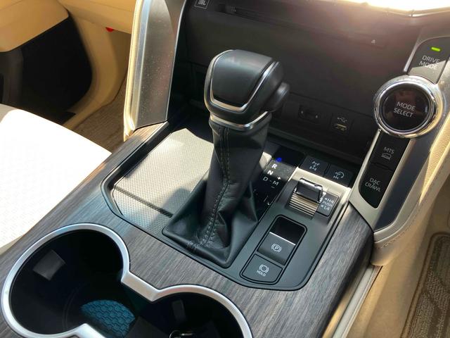 ランドクルーザー ZX ドラレコ ETC2.0 ナビ 全周囲カメラ フルセグTV Bluetooth CD DVD クールBOX 電動リアデフロック 寒冷地仕様 デジタルインナーミラー リアエンター(16枚目)