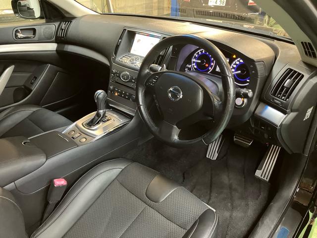 スカイライン ３７０ＧＴ　タイプＳ　ＢＢＳ１９インチアルミ　車検適応フジツボマフラー　ハーフレザーシート　純正ナビ　地デジＴＶ　サイド・バックカメラ　ＥＴＣ　キセノン　スマートキー　プッシュスタート　パワーシート　パドルシフト（4枚目）