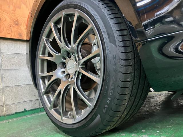 スカイライン ３７０ＧＴ　タイプＳ　ＢＢＳ１９インチアルミ　車検適応フジツボマフラー　ハーフレザーシート　純正ナビ　地デジＴＶ　サイド・バックカメラ　ＥＴＣ　キセノン　スマートキー　プッシュスタート　パワーシート　パドルシフト（9枚目）