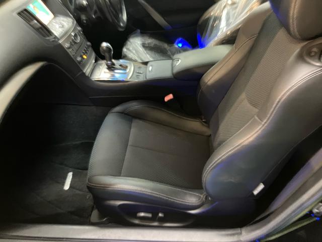 スカイライン ３７０ＧＴ　タイプＳ　ＢＢＳ１９インチアルミ　車検適応フジツボマフラー　ハーフレザーシート　純正ナビ　地デジＴＶ　サイド・バックカメラ　ＥＴＣ　キセノン　スマートキー　プッシュスタート　パワーシート　パドルシフト（11枚目）