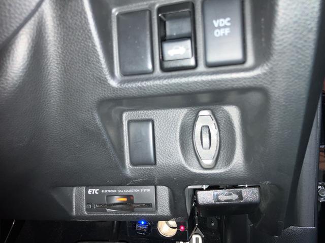 スカイライン ３７０ＧＴ　タイプＳ　ＢＢＳ１９インチアルミ　車検適応フジツボマフラー　ハーフレザーシート　純正ナビ　地デジＴＶ　サイド・バックカメラ　ＥＴＣ　キセノン　スマートキー　プッシュスタート　パワーシート　パドルシフト（16枚目）