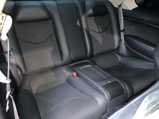 スカイライン ３７０ＧＴ　タイプＳ　ＢＢＳ１９インチアルミ　車検適応フジツボマフラー　ハーフレザーシート　純正ナビ　地デジＴＶ　サイド・バックカメラ　ＥＴＣ　キセノン　スマートキー　プッシュスタート　パワーシート　パドルシフト（23枚目）