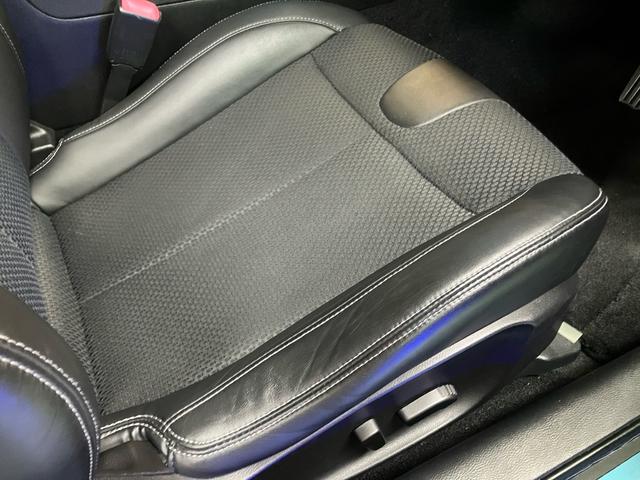 スカイライン ３７０ＧＴ　タイプＳ　ＢＢＳ１９インチアルミ　車検適応フジツボマフラー　ハーフレザーシート　純正ナビ　地デジＴＶ　サイド・バックカメラ　ＥＴＣ　キセノン　スマートキー　プッシュスタート　パワーシート　パドルシフト（40枚目）