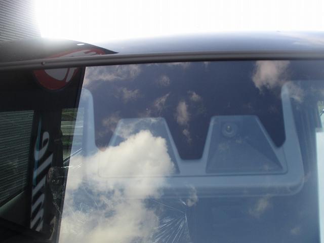 タフト Ｇ　衝突軽減ブレーキ　電子パーキング　オートホールド　バックカメラ　プッシュスタート　オートエアコン　運転席助手席シートヒーター　アルミホイールタイヤ　ヘッドライトレベライザー（23枚目）