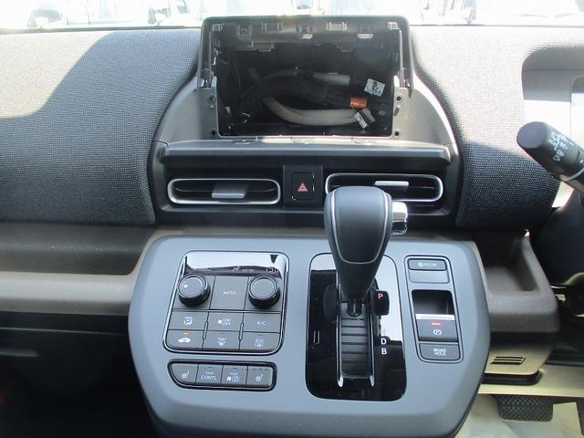 フリード ｅ：ＨＥＶエアー　ＥＸ　ソナー　クルーズコントロール　横滑り防止　衝突被害軽減装置　レーンアシスト　サイドカーテンエアバック　ＬＥＤヘッドランプ　アイドリングストップ　スマートキー　リアクーラー　キーレス　シートヒーター（28枚目）