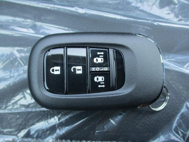 フリード ｅ：ＨＥＶエアー　ＥＸ　ソナー　クルーズコントロール　横滑り防止　衝突被害軽減装置　レーンアシスト　サイドカーテンエアバック　ＬＥＤヘッドランプ　アイドリングストップ　スマートキー　リアクーラー　キーレス　シートヒーター（41枚目）