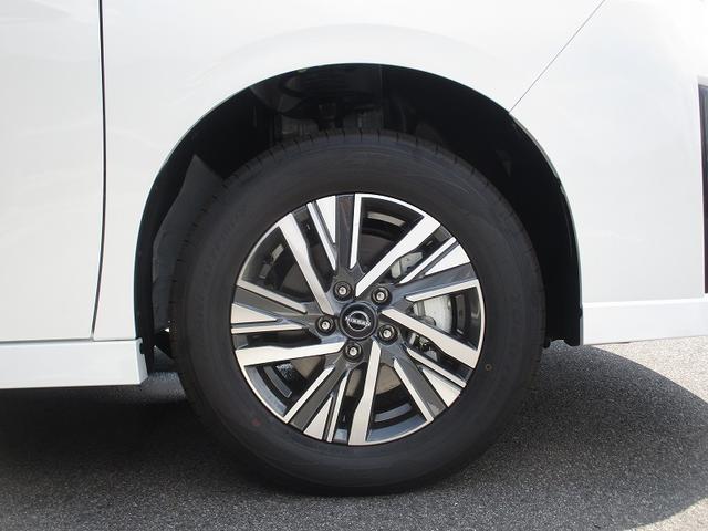 セレナ ハイウェイスターＶ　シートヒータ　横滑り防止　ＬＥＤ　オートライト　インテリキー　４ＷＤ　クリアランスソナー　Ｉストップ　オートマチックハイビーム　衝突回避支援　車線逸脱（6枚目）