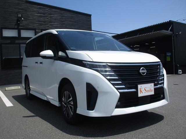 セレナ ハイウェイスターＶ　シートヒータ　横滑り防止　ＬＥＤ　オートライト　インテリキー　４ＷＤ　クリアランスソナー　Ｉストップ　オートマチックハイビーム　衝突回避支援　車線逸脱（8枚目）