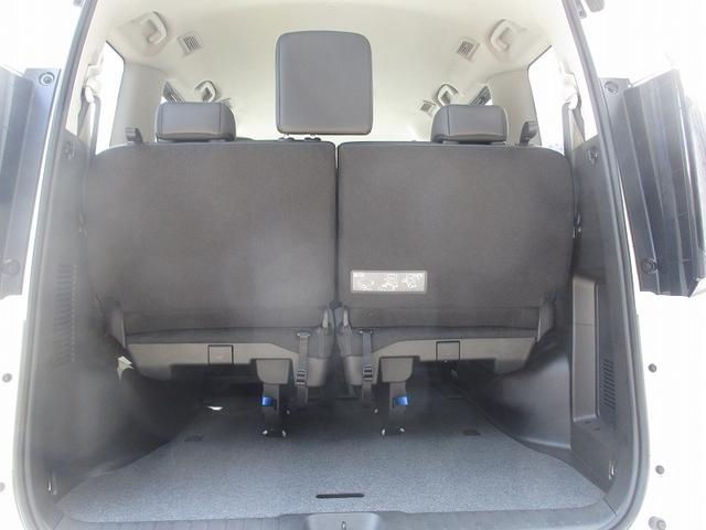 セレナ ハイウェイスターＶ　シートヒータ　横滑り防止　ＬＥＤ　オートライト　インテリキー　４ＷＤ　クリアランスソナー　Ｉストップ　オートマチックハイビーム　衝突回避支援　車線逸脱（13枚目）