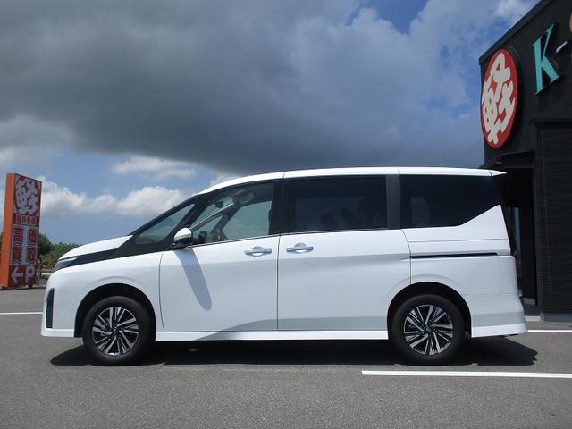 セレナ ハイウェイスターＶ　シートヒータ　横滑り防止　ＬＥＤ　オートライト　インテリキー　４ＷＤ　クリアランスソナー　Ｉストップ　オートマチックハイビーム　衝突回避支援　車線逸脱（16枚目）