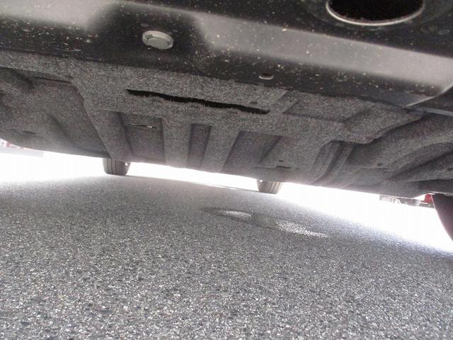 セレナ ハイウェイスターＶ　シートヒータ　横滑り防止　ＬＥＤ　オートライト　インテリキー　４ＷＤ　クリアランスソナー　Ｉストップ　オートマチックハイビーム　衝突回避支援　車線逸脱（17枚目）