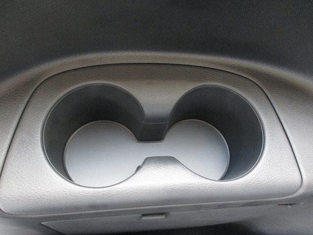 セレナ ハイウェイスターＶ　シートヒータ　横滑り防止　ＬＥＤ　オートライト　インテリキー　４ＷＤ　クリアランスソナー　Ｉストップ　オートマチックハイビーム　衝突回避支援　車線逸脱（20枚目）