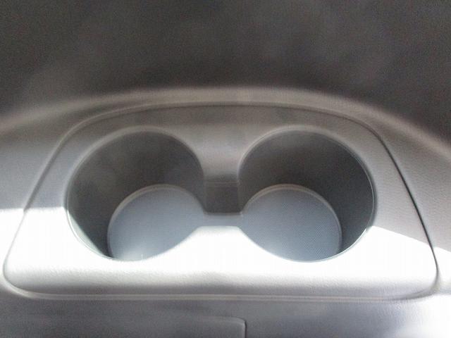 セレナ ハイウェイスターＶ　シートヒータ　横滑り防止　ＬＥＤ　オートライト　インテリキー　４ＷＤ　クリアランスソナー　Ｉストップ　オートマチックハイビーム　衝突回避支援　車線逸脱（22枚目）