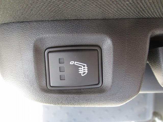 セレナ ハイウェイスターＶ　シートヒータ　横滑り防止　ＬＥＤ　オートライト　インテリキー　４ＷＤ　クリアランスソナー　Ｉストップ　オートマチックハイビーム　衝突回避支援　車線逸脱（25枚目）