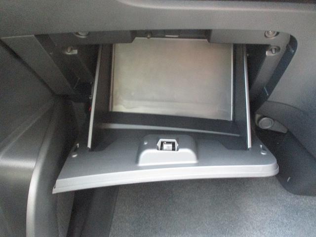 セレナ ハイウェイスターＶ　シートヒータ　横滑り防止　ＬＥＤ　オートライト　インテリキー　４ＷＤ　クリアランスソナー　Ｉストップ　オートマチックハイビーム　衝突回避支援　車線逸脱（30枚目）