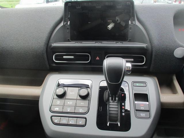 フリード e:HEVエアー EX リアクーラー スマートキー シートヒーター 4WD レーンアシスト VSA クルコン ソナー 衝突被害軽減システム Aライト LEDヘッド(26枚目)