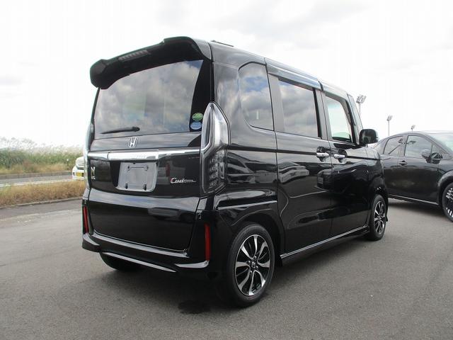 Ｎ－ＢＯＸカスタム Ｇ・Ｌホンダセンシング　オートＬＥＤ　助手席エアバッグ　フルフラット　車線逸脱警報装置　キーレス　シートＨ　アイドリングＳＴ　セキュリティーアラーム　スマ－トキ－　リアカメラ　ＥＴＣ　前車追従機能　サイドエアバッグ　ＶＳＡ（10枚目）